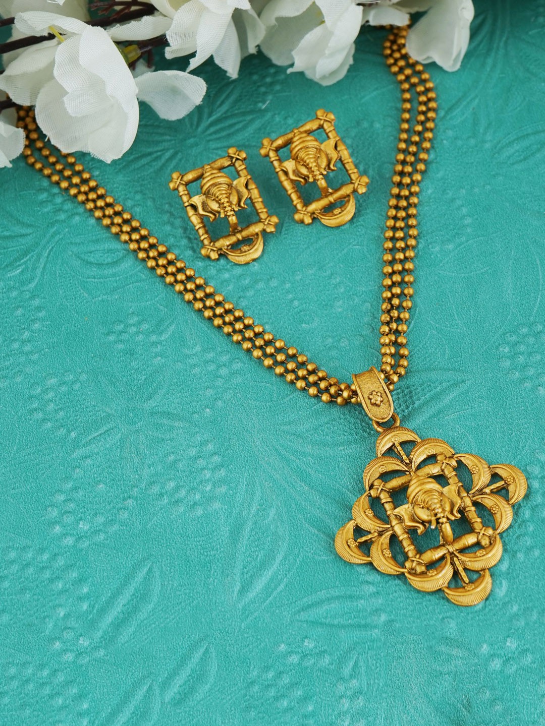

MANSIYAORANGE Gold-Plated Temple Jewellery Set
