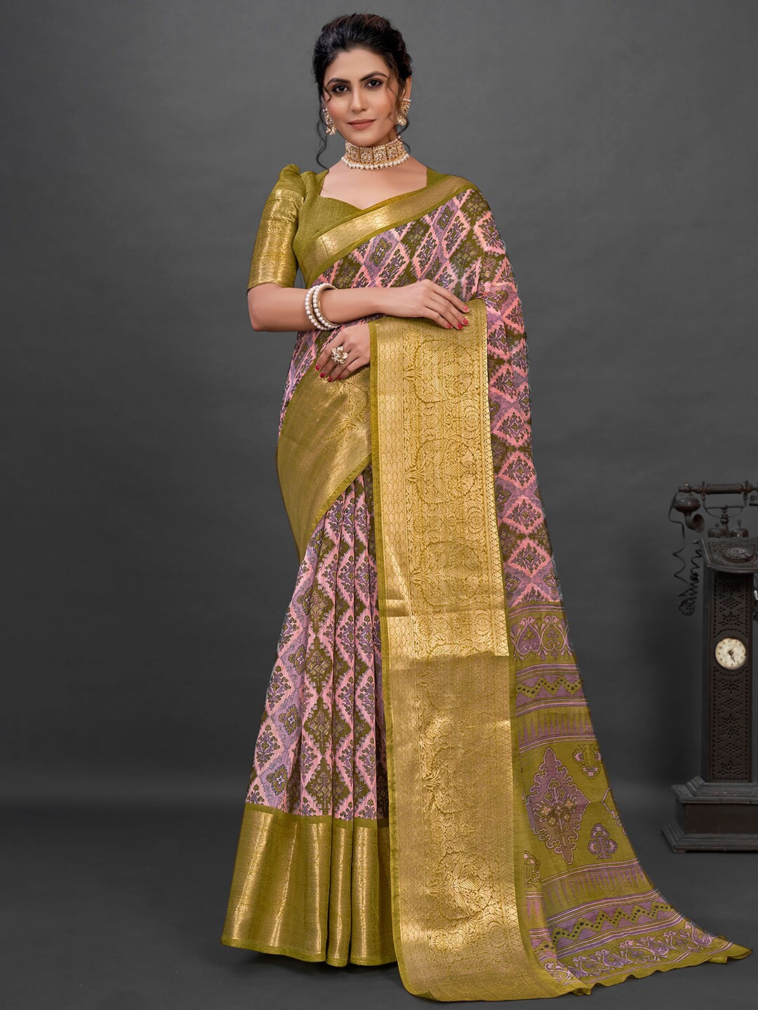 

Mitera Pink & Gold-Toned Ethnic Motifs Woven Design Zari Sungudi Saree
