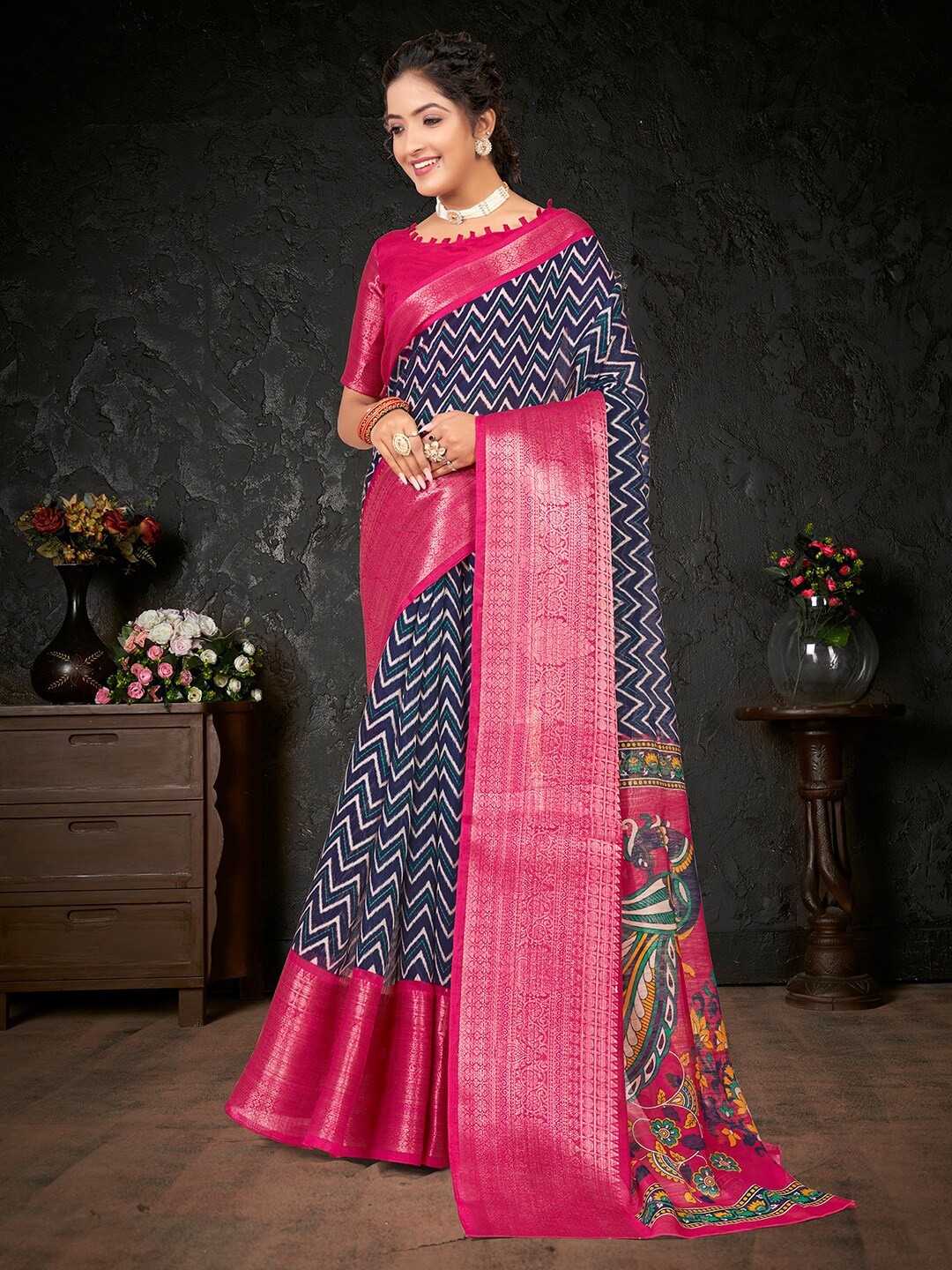 

Mitera Striped Zari Sungudi Saree, Navy blue