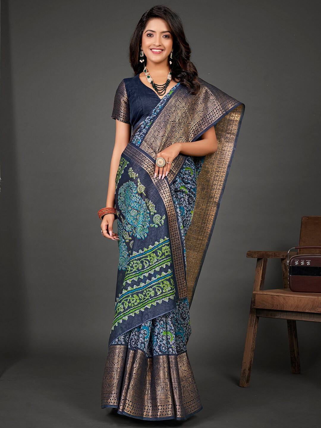 

Mitera Grey & Blue Floral Printed Zari Sungudi Saree