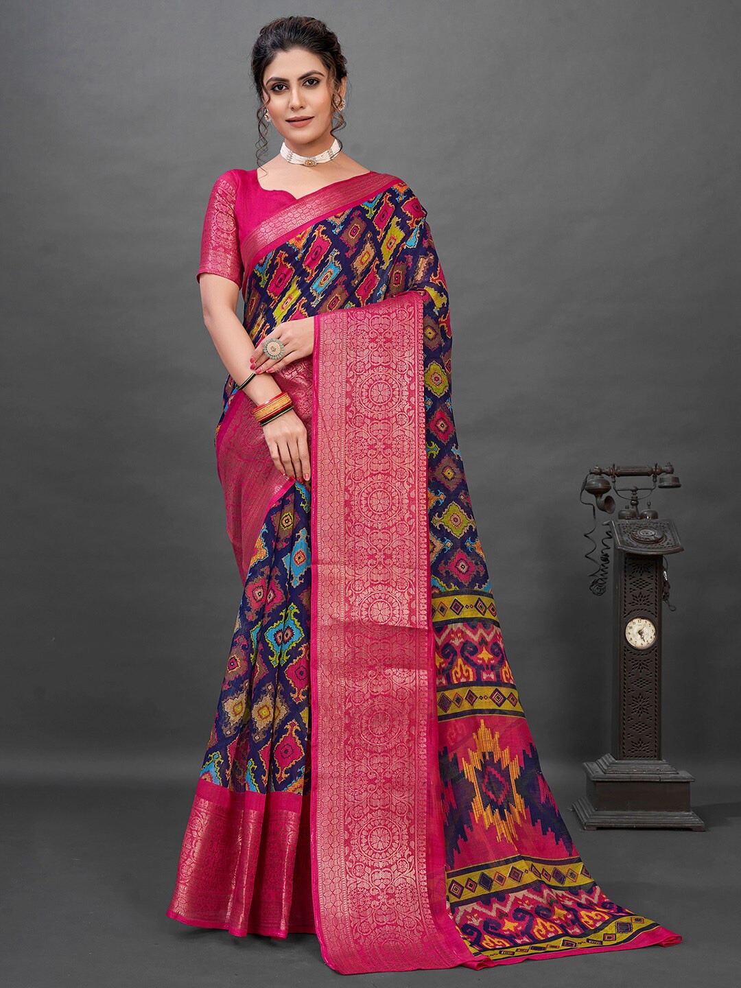 

Mitera Navy Blue & Pink Ethnic Motifs Printed Sungudi Saree