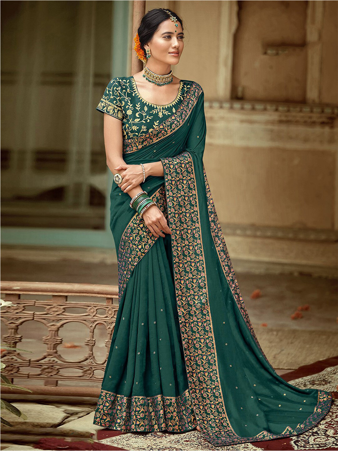 

Mitera Green & Gold-Toned Ethnic Motifs Printed Saree