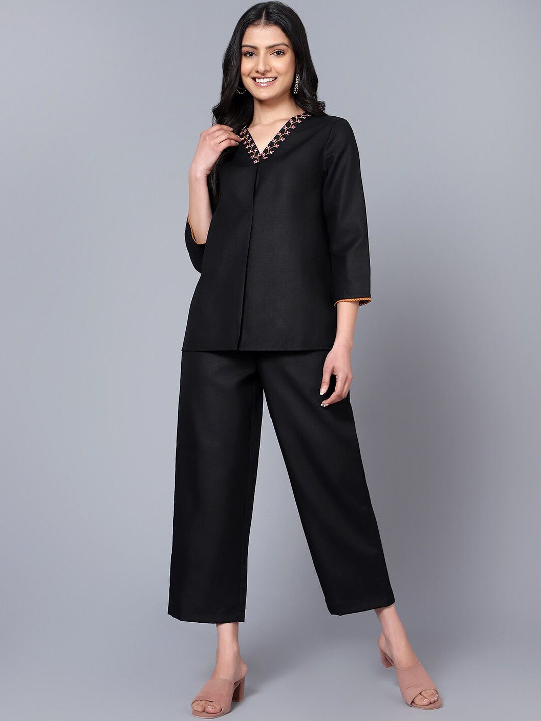 

Bani Women Embroidered Ethnic Tunic With Trouser, Black