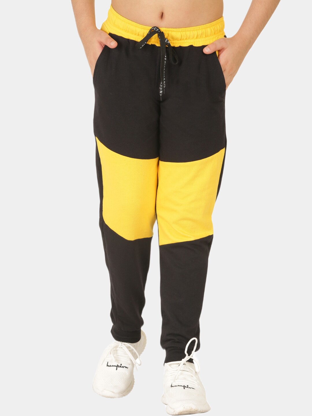 

SmartRAHO Boys Mid-Rise Colourblocked Cotton Track Pant, Black