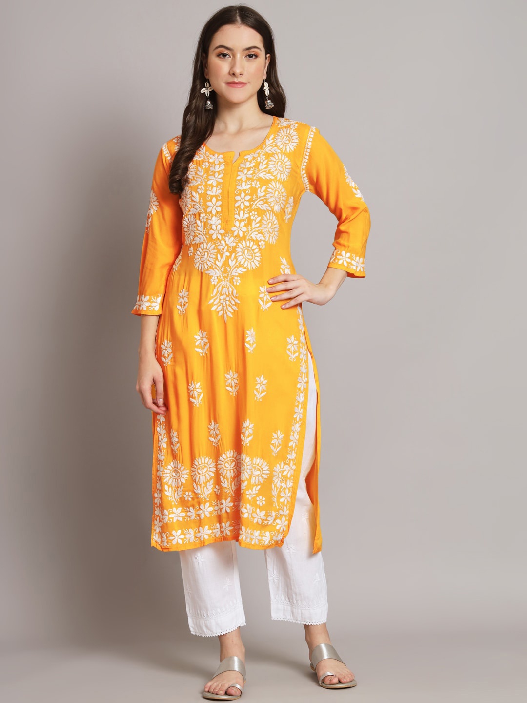 

PARAMOUNT CHIKAN Keyhole Neck Chikankari Straight Kurta, Yellow