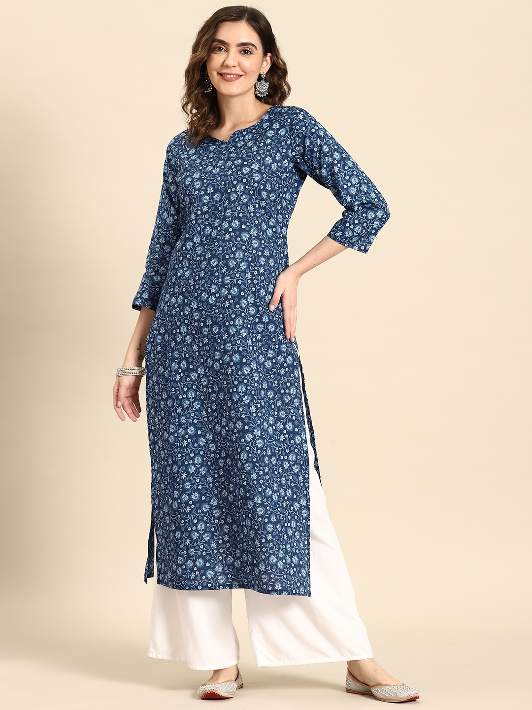 

Nayo Women Floral Printed Cotton Kurta, Blue
