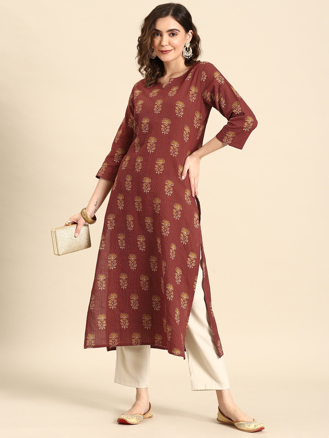

Nayo Women Floral Printed Kantha Work Cotton Kurta, Maroon