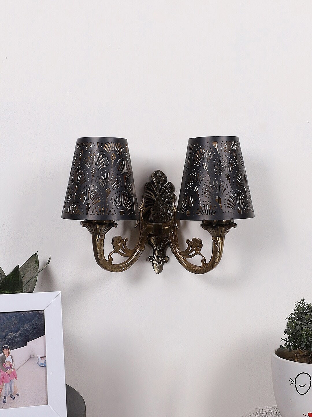 

Devansh Black Textured Dual Wall Lamp With Etching Lamp Shade