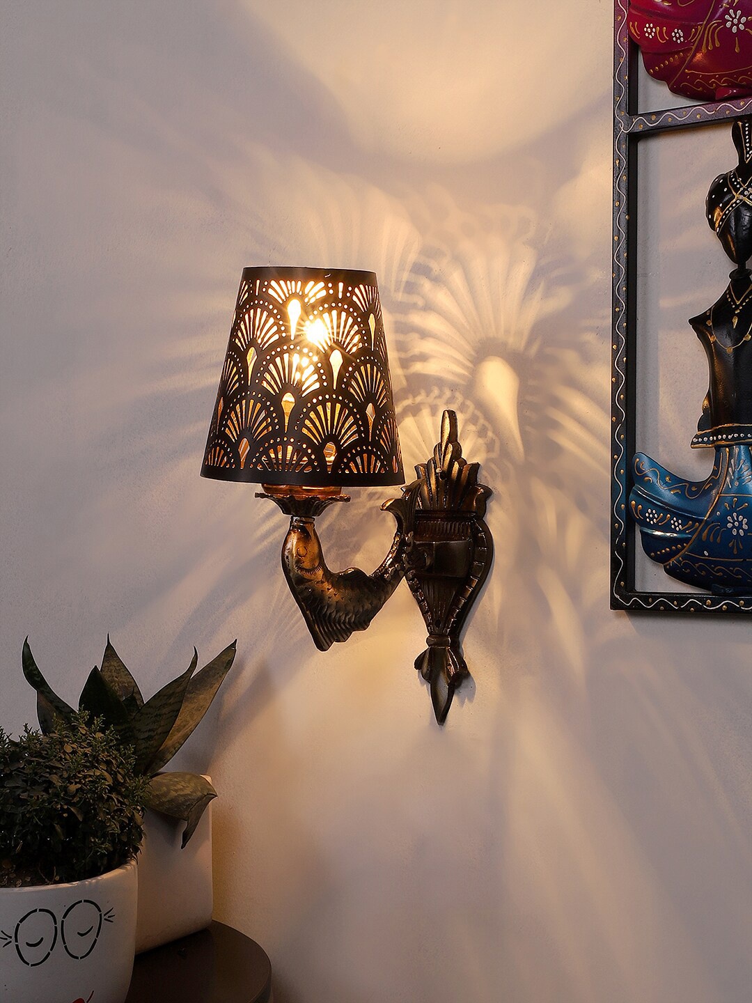 

Devansh Gold Toned & Black Textured Antique Wall Lamp With Etching Lamp Shade