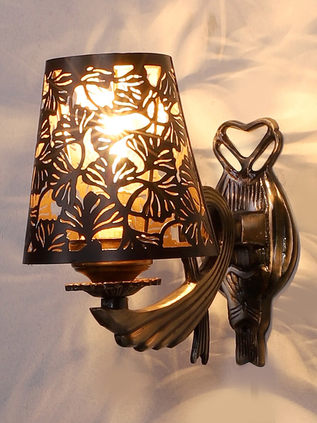 

Devansh Gold Toned & Black Textured Antique Wall Lamp With Etching Lamp Shade