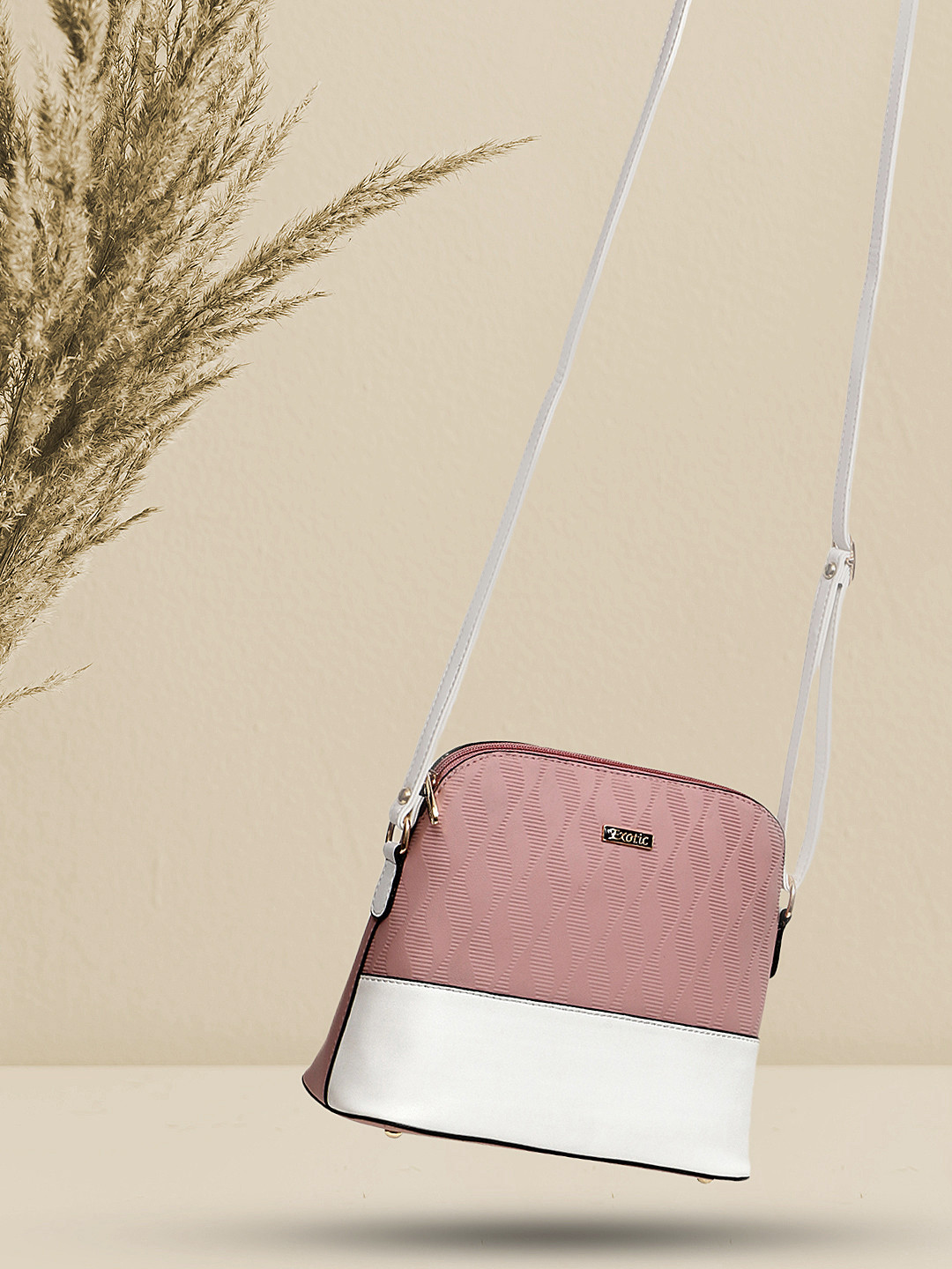 

Exotic Colourblocked Structured Sling Bag, Pink