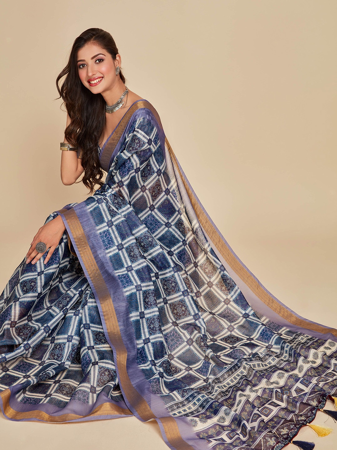 

Sangria Navy Blue & White Ethnic Motifs Printed Zari Saree