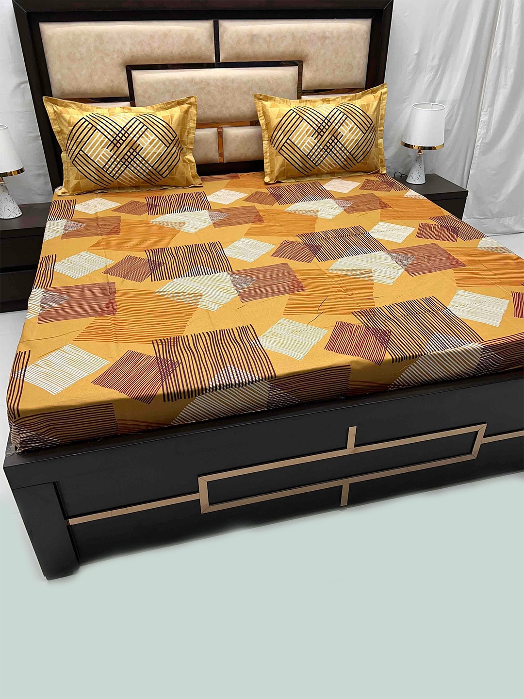 Pure Decor Brown & Orange Geometric Cotton 350 TC King Bedsheet With 2 Pillow Covers