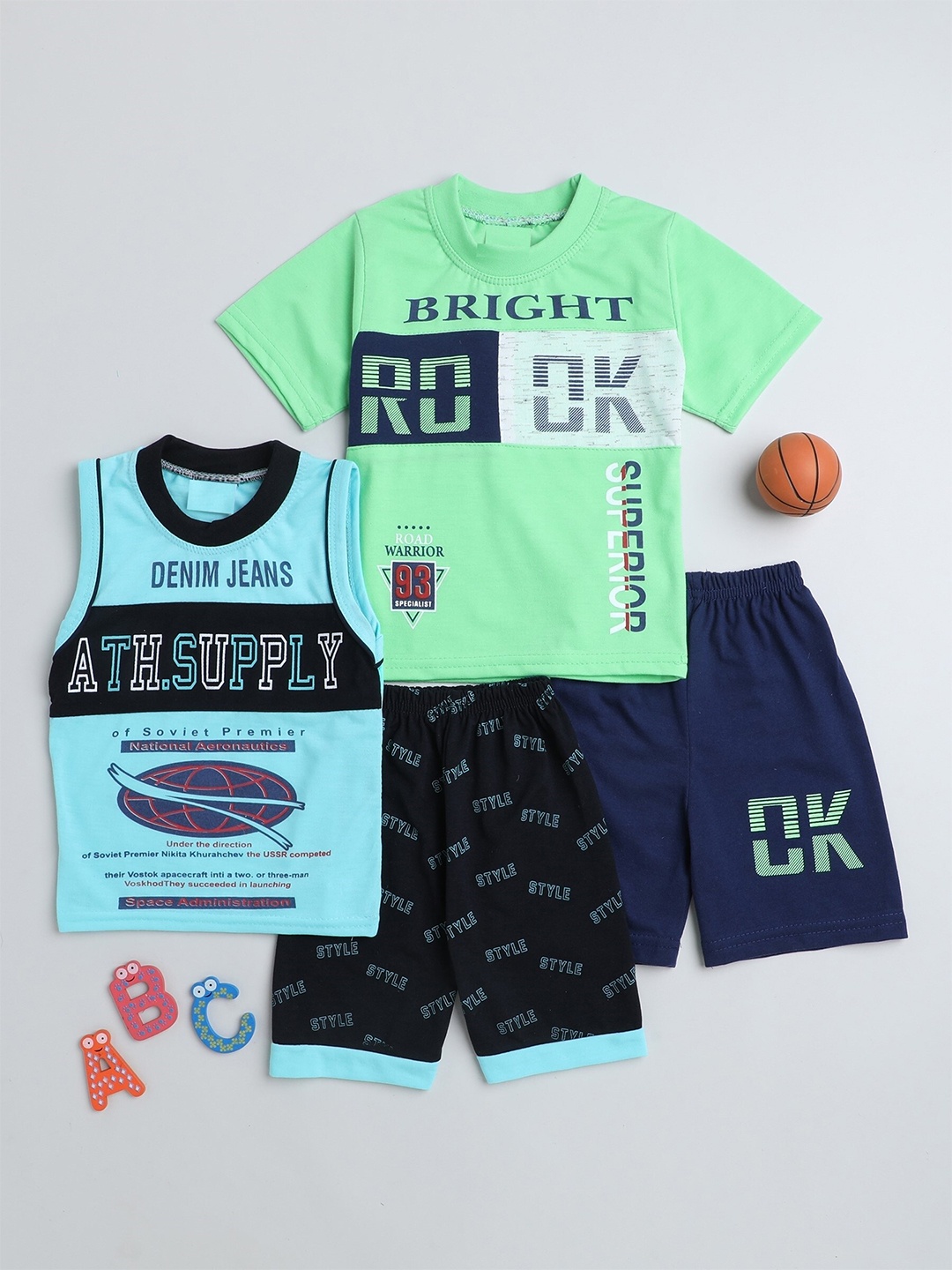 

FOURFOLDS Boys Pack Of 2 Printed Pure Cotton T-shirt with Shorts, Green