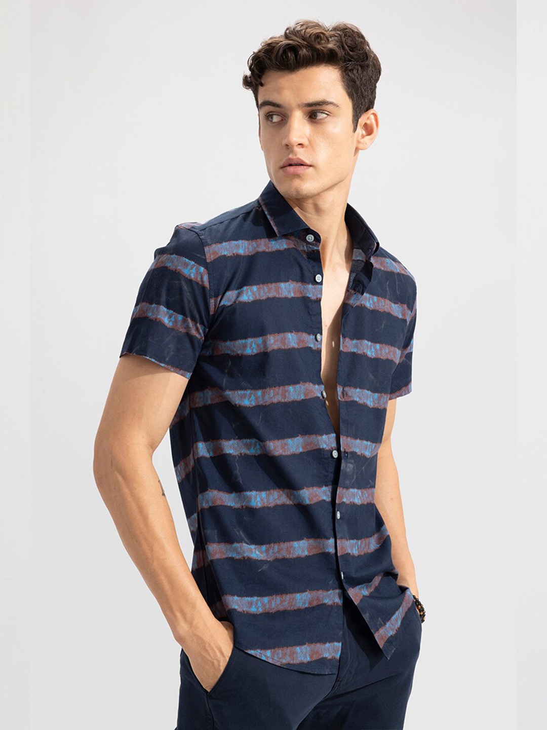

Snitch Grey Slim Fit Horizontal Striped Cotton Casual Shirt