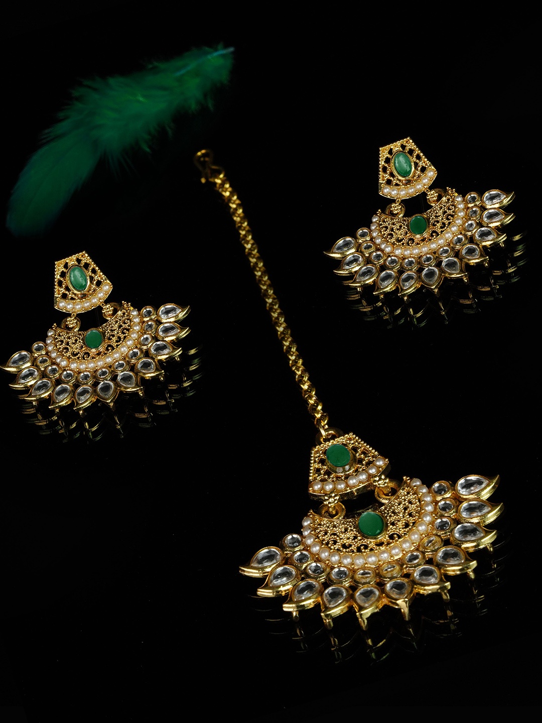 

Kord Store Gold-Plated Kundan Studded Earrings With Maang Tika Set, Green