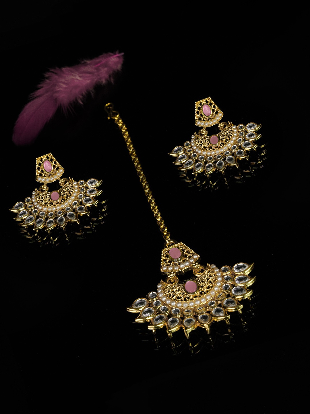 

Kord Store Gold-Plated Kundan Earrings & Mangtikka