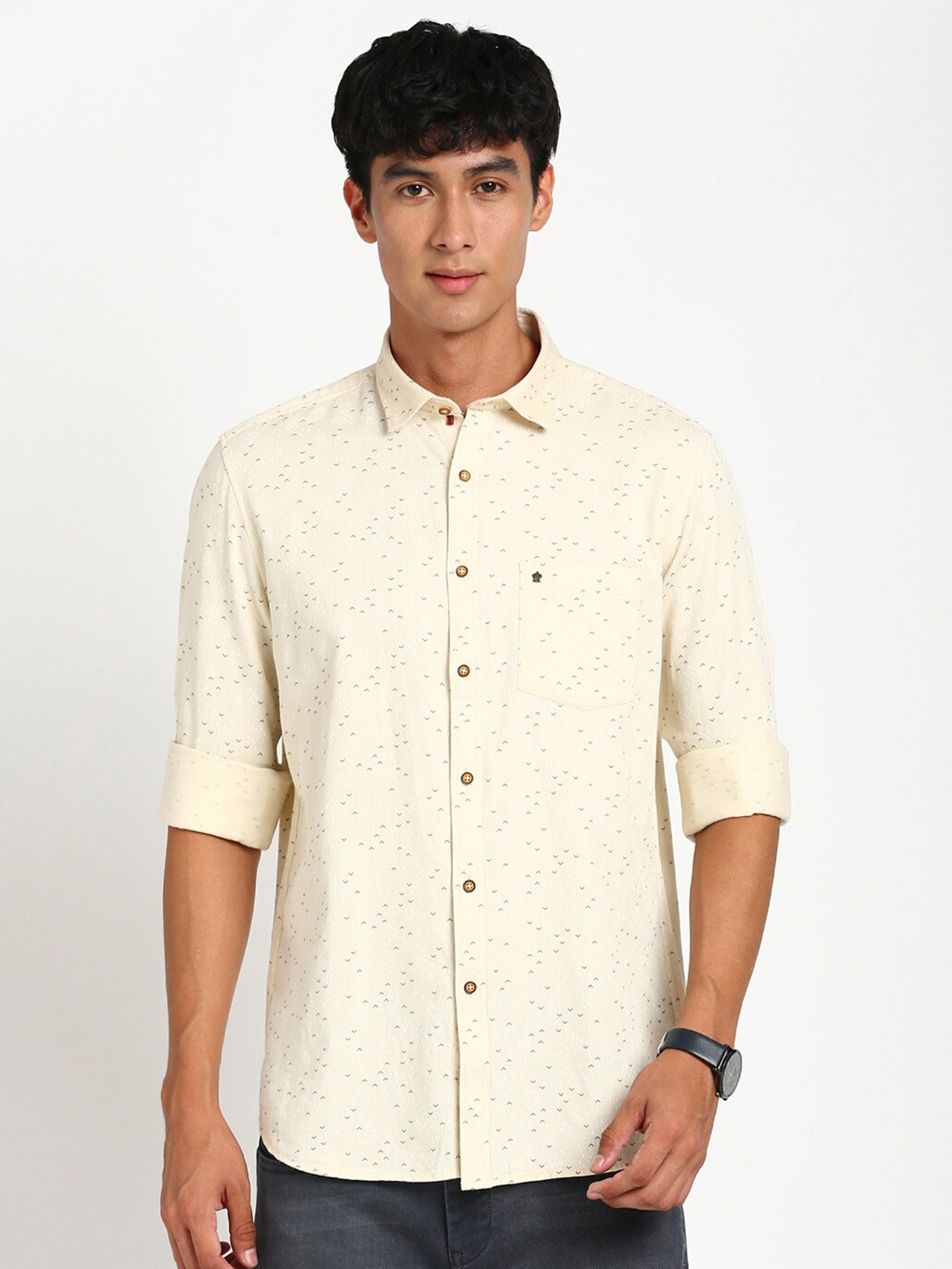 

Turtle Men Beige Relaxed Slim Fit Micro Ditsy Printed Pure Cotton Casual Shirt