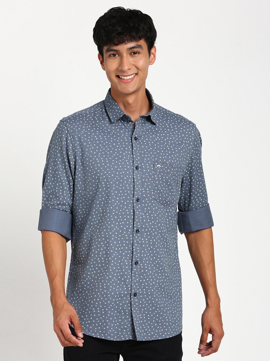 

Turtle Relaxed Slim Fit Micro Ditsy Printed Casual Shirt, Blue