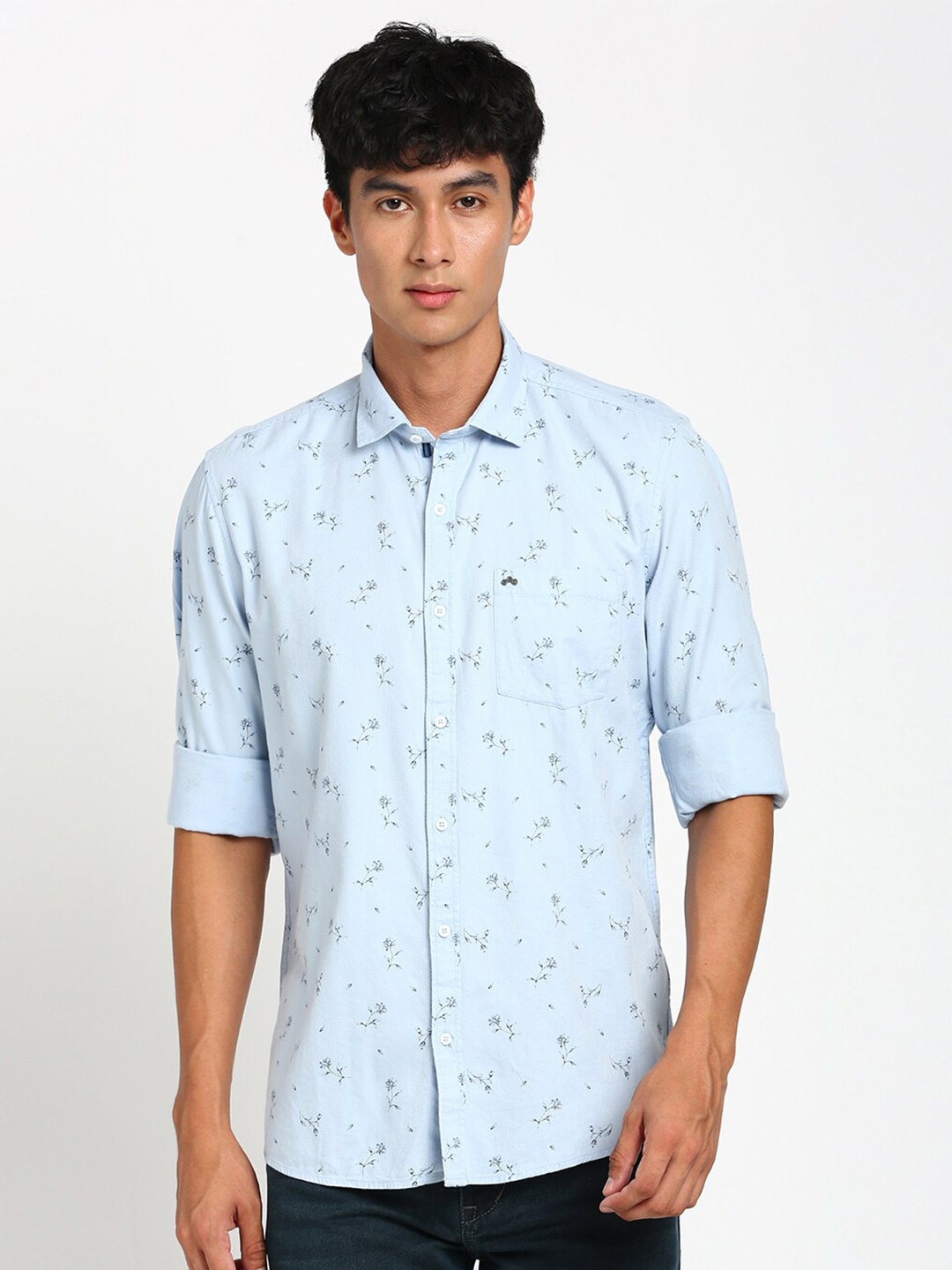 

Turtle Relaxed Slim Fit Floral Printed Casual Shirt, Blue