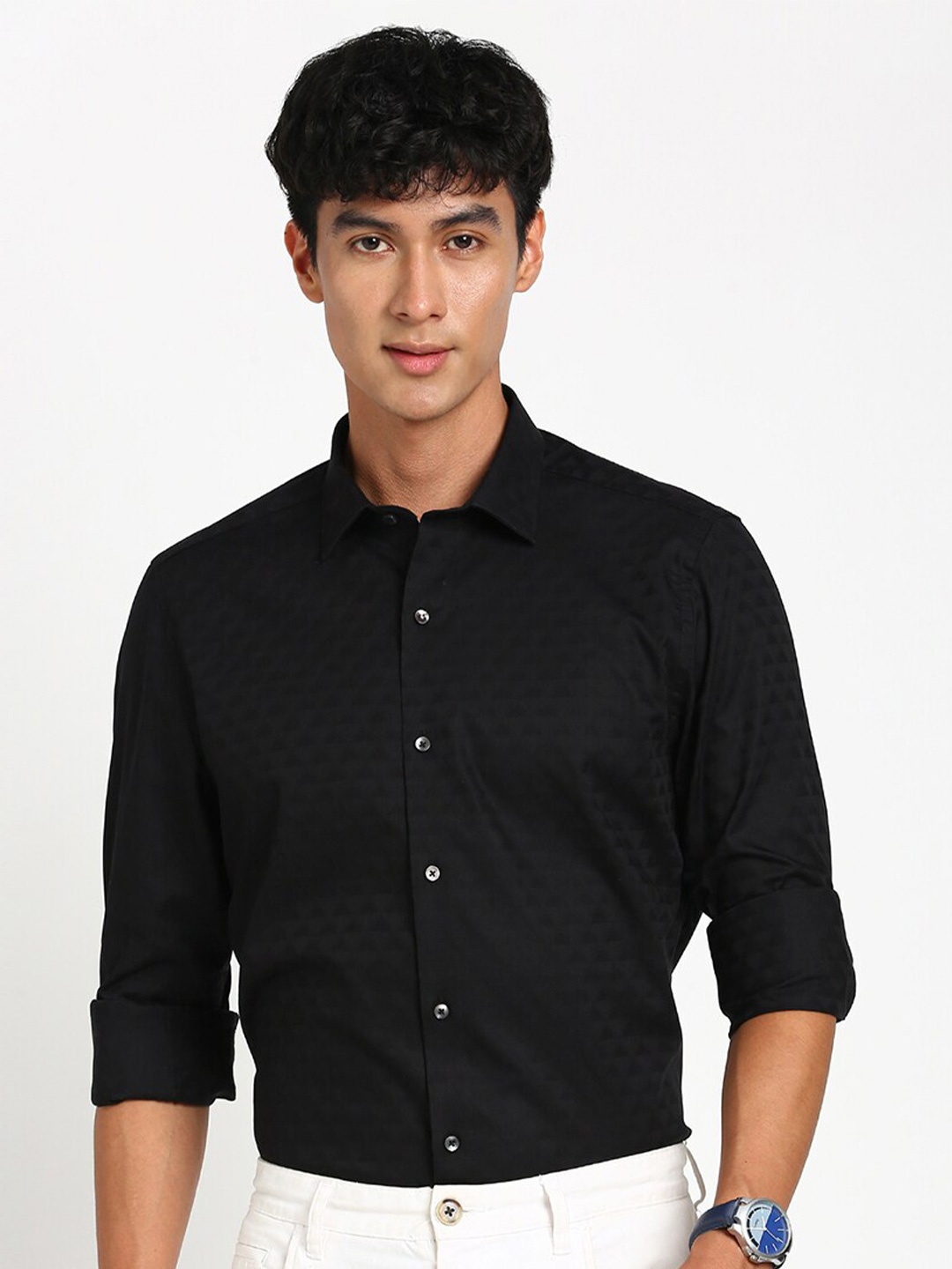 

Turtle Relaxed Slim Fit Self Design Pure Cotton Casual Shirt, Black