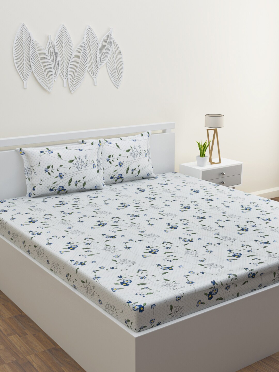 

HOME AFFAIRS White & Navy Blue Printed 210 TC Cotton King Bedsheet & 2 Pillow Covers