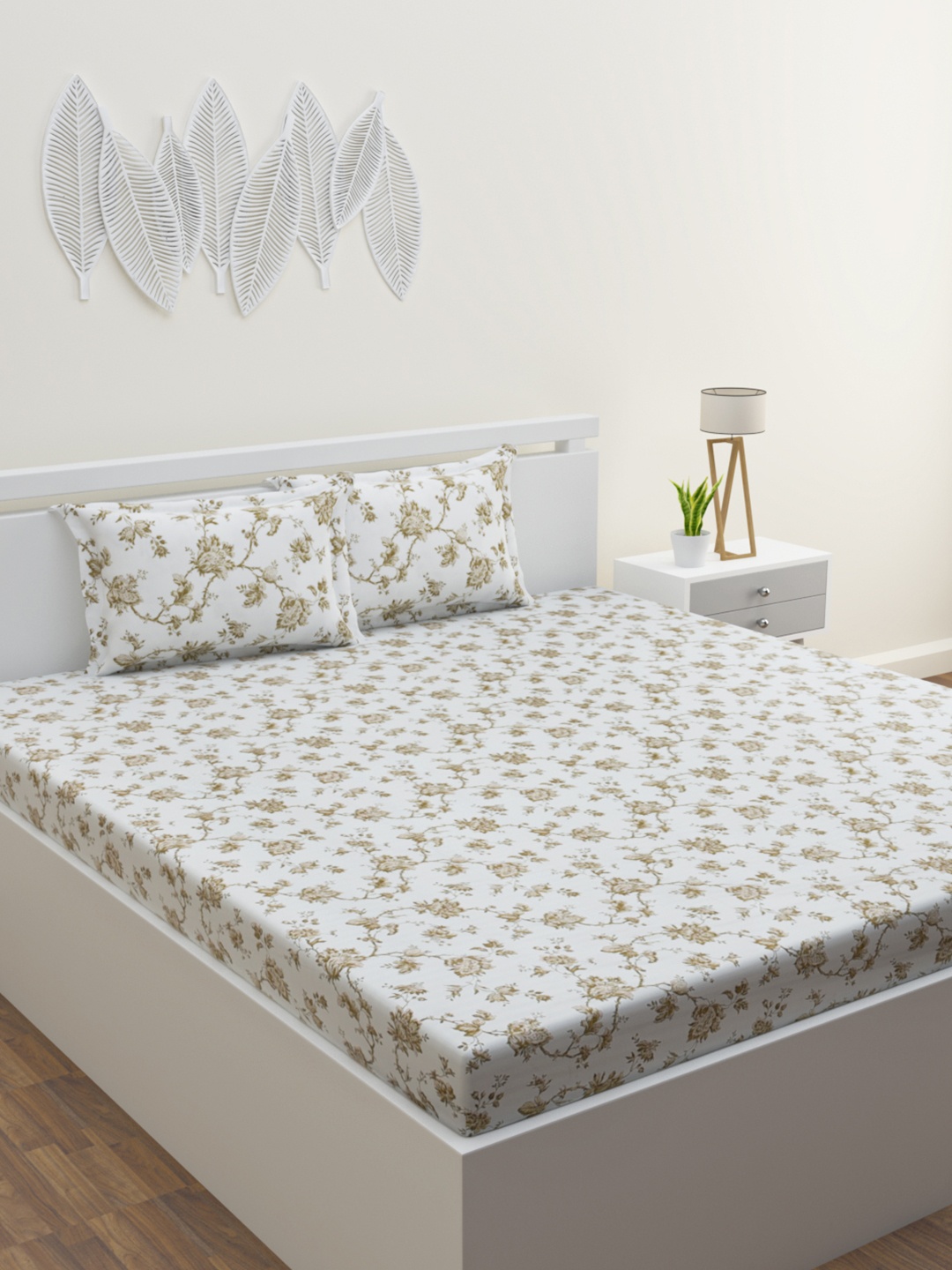 

HOME AFFAIRS White & Gold-Toned Printed 210 TC Cotton King Bedsheet & 2 Pillow Covers