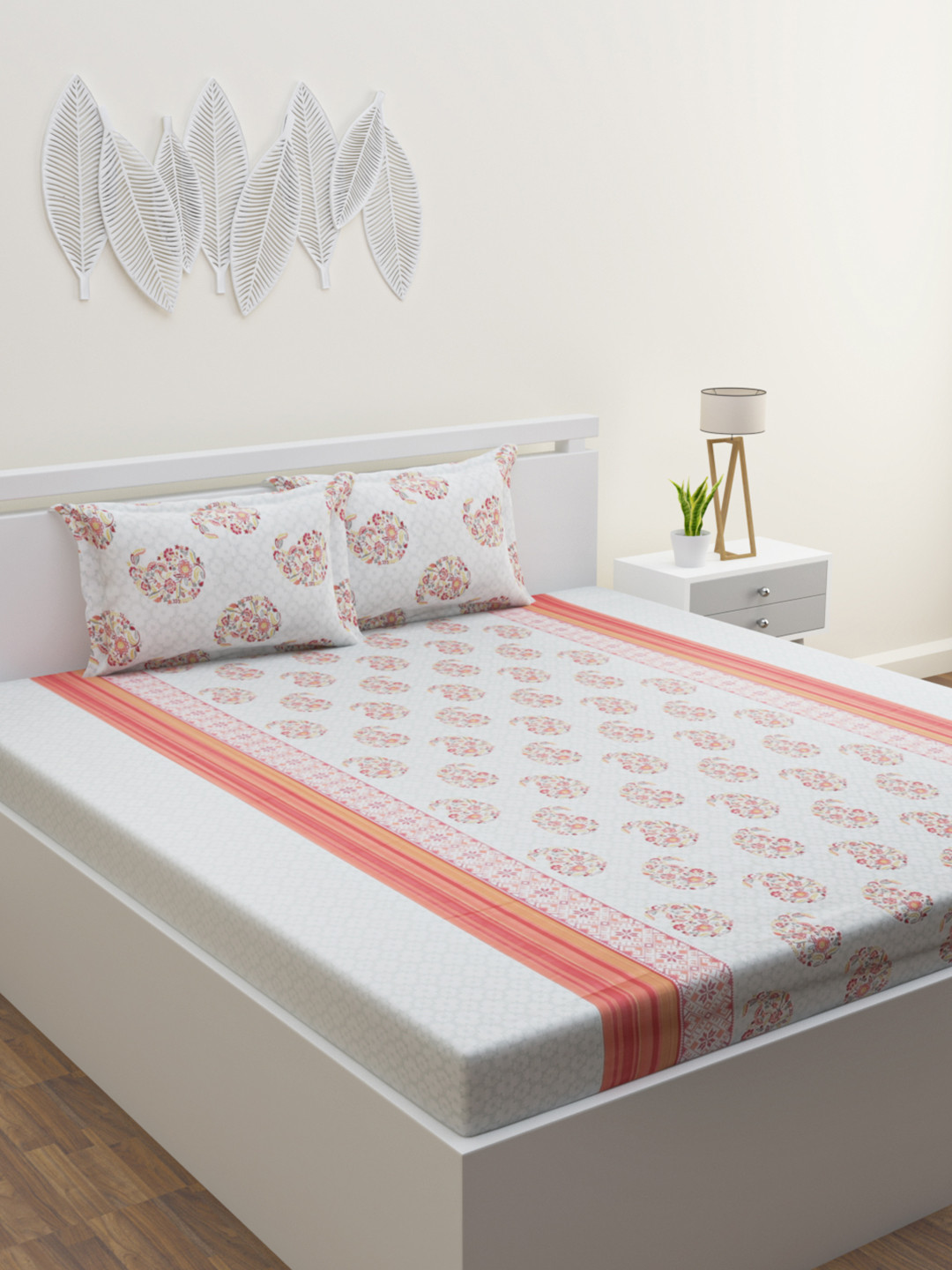 

HOME AFFAIRS White & Orange Printed 210 TC Cotton King Bedsheet & 2 Pillow Covers