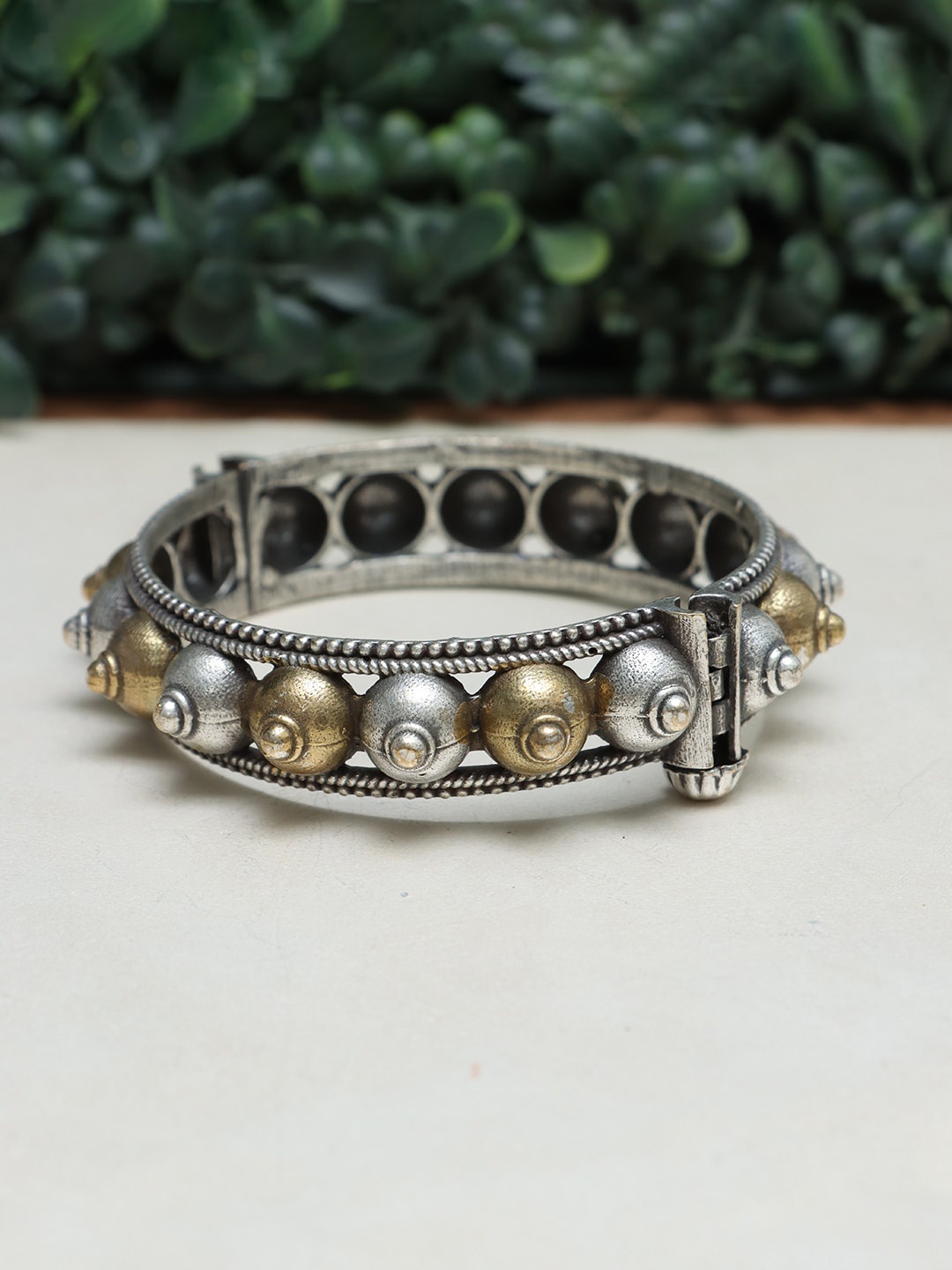 

Ozanoo Women Oxidised Gold-Plated Kada Bangles, Silver