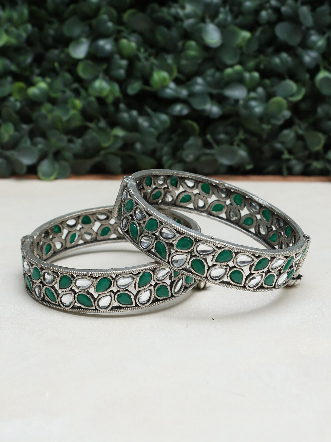

Ozanoo Women Set of 2 Oxidised Silver-Plated Kada Bangles, Green
