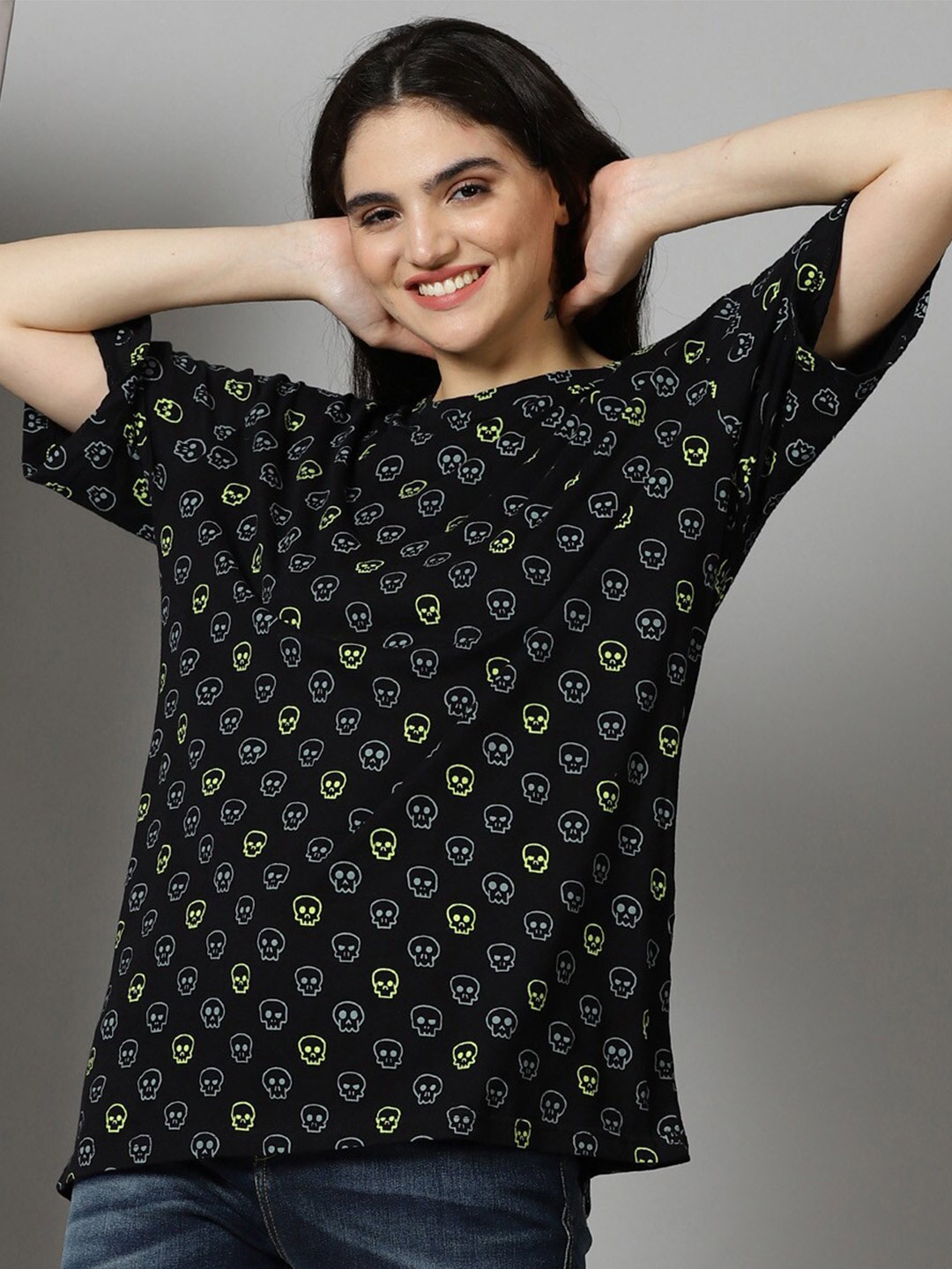 

Rodzen Conversational Printed Oversized Cotton T-shirt, Black