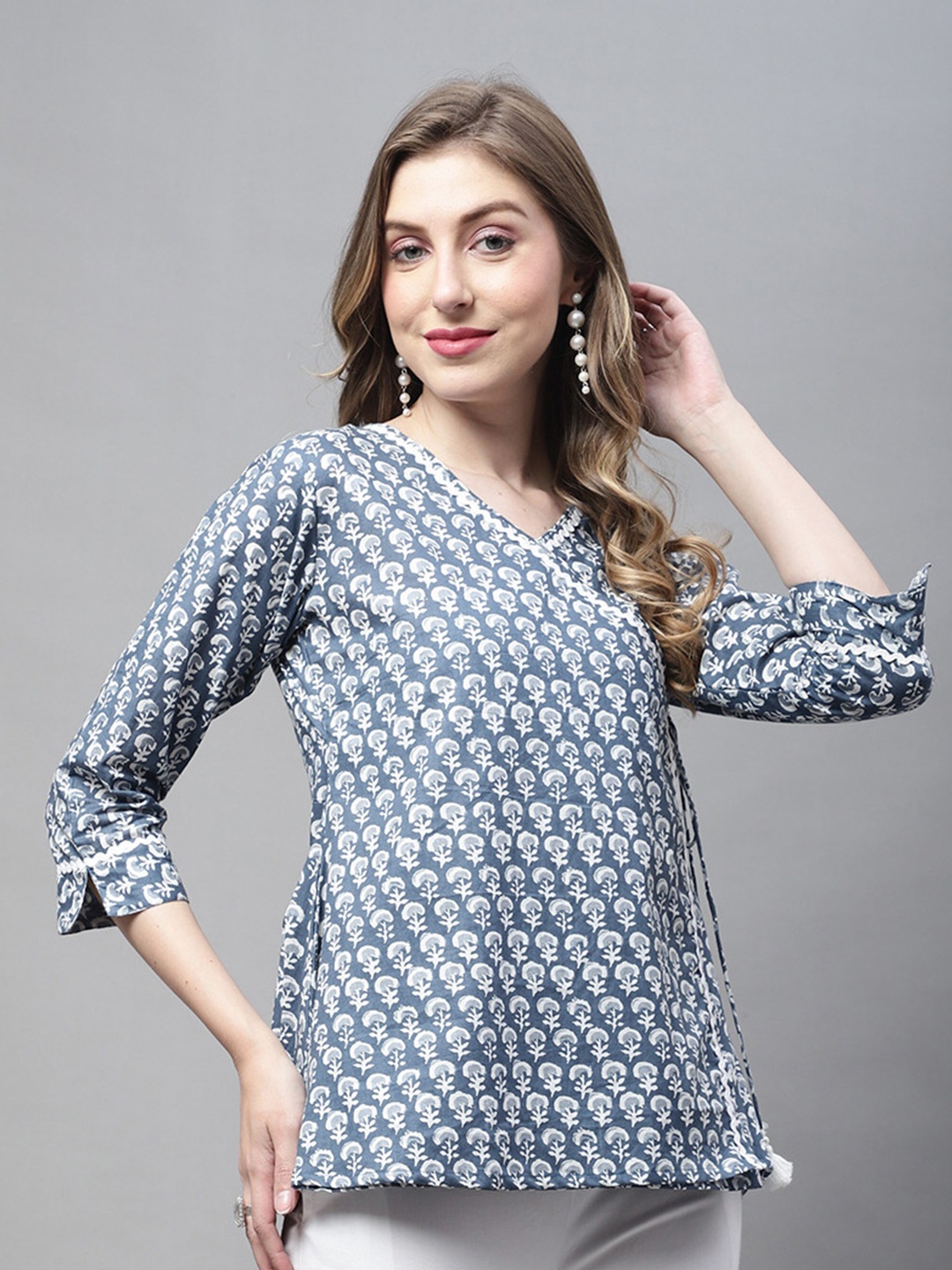 

Rajnandini Ethnic Motifs Printed Pure Cotton Top, Blue