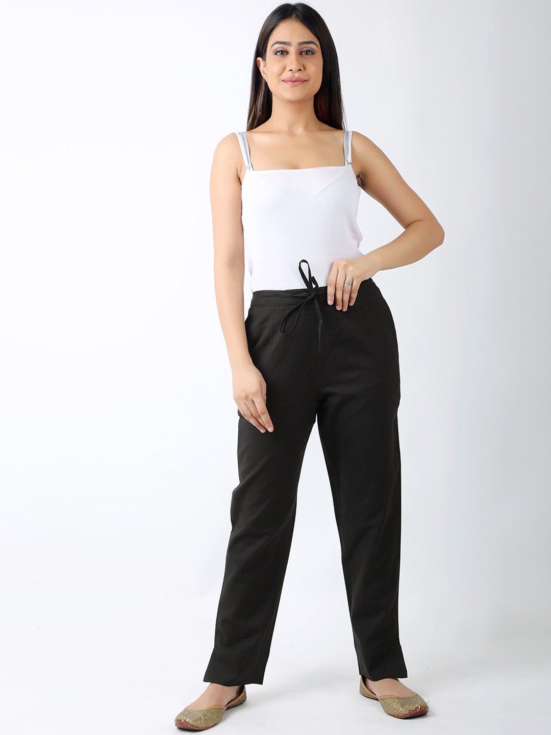 

Sangria Women Black Mid-Rise Original Plain Cotton Peg Trousers