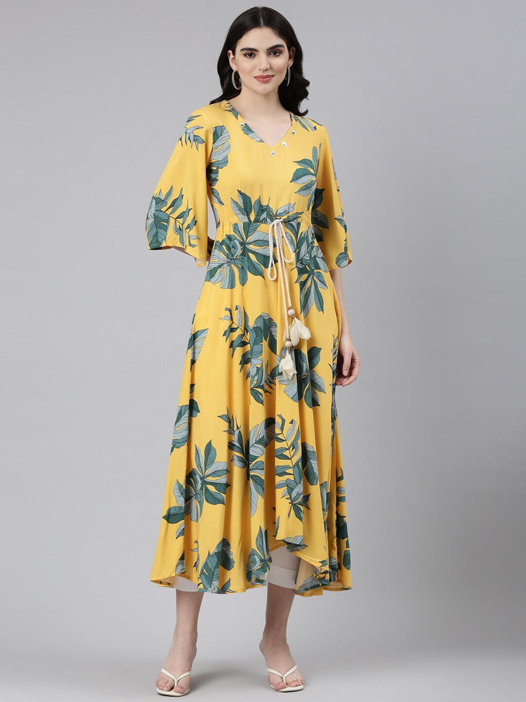 

Neerus Tropical Printed A-line Kurta, Yellow