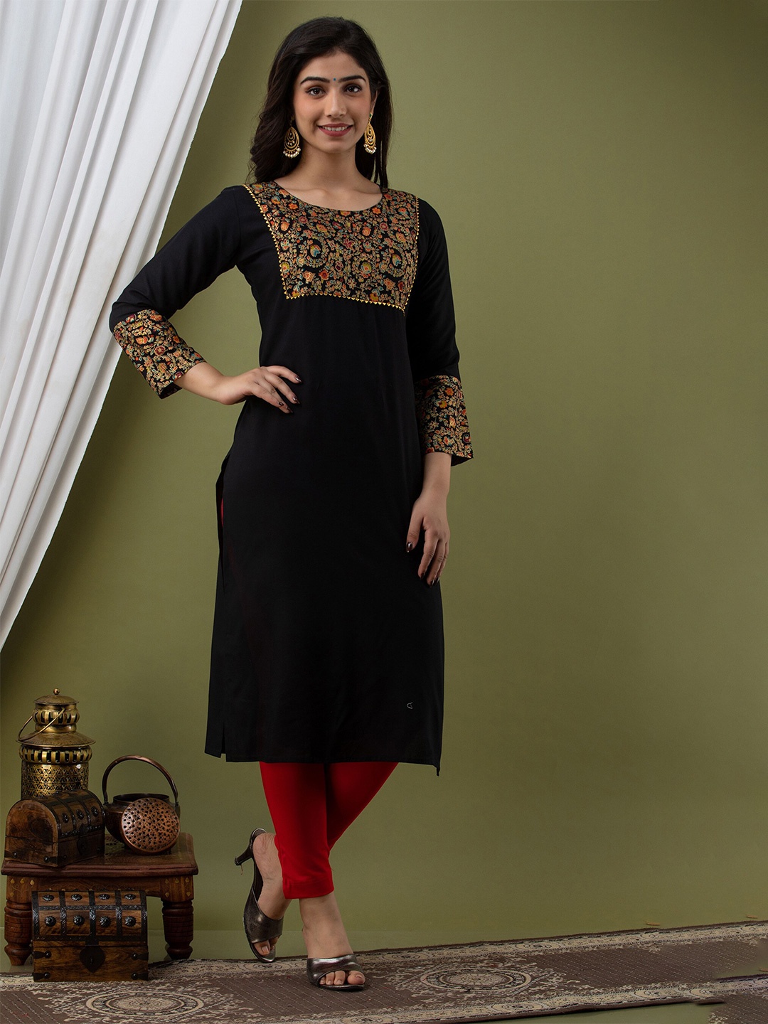 

Mialo fashion Floral Yoke Design Gotta Patti Straight Kurta, Black