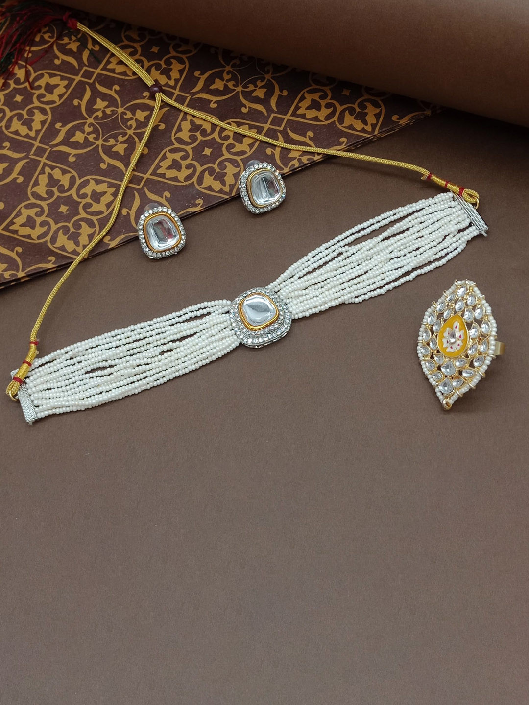 

AASHISH IMITATION Gold-Plated Kundan Studded & Beaded Jewellery Set