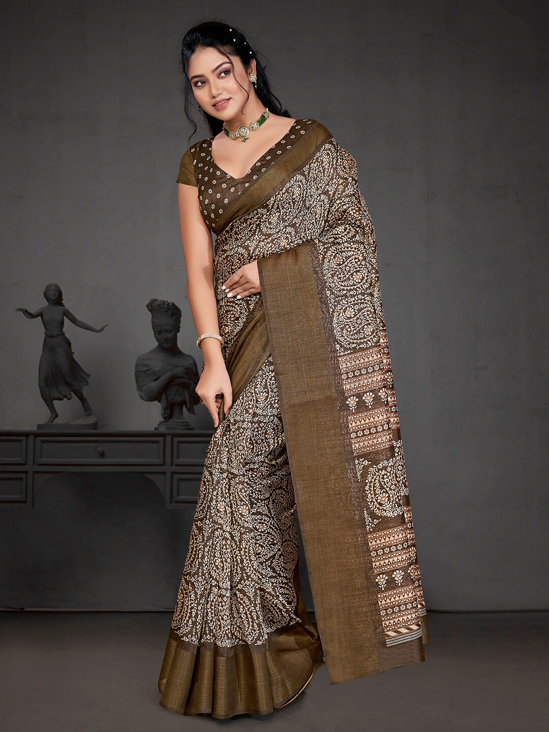 

KALINI Paisley Printed Zari Sungudi Saree, Olive