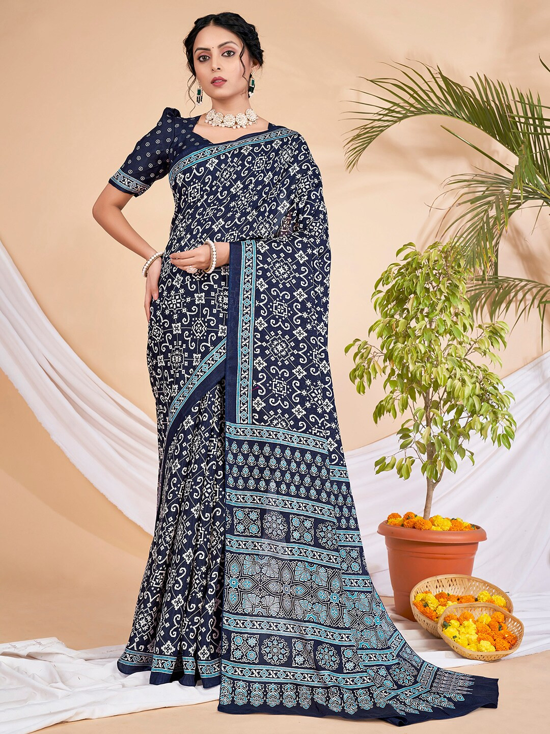 

KALINI Ethnic Motifs Printed Block Print Saree, Navy blue