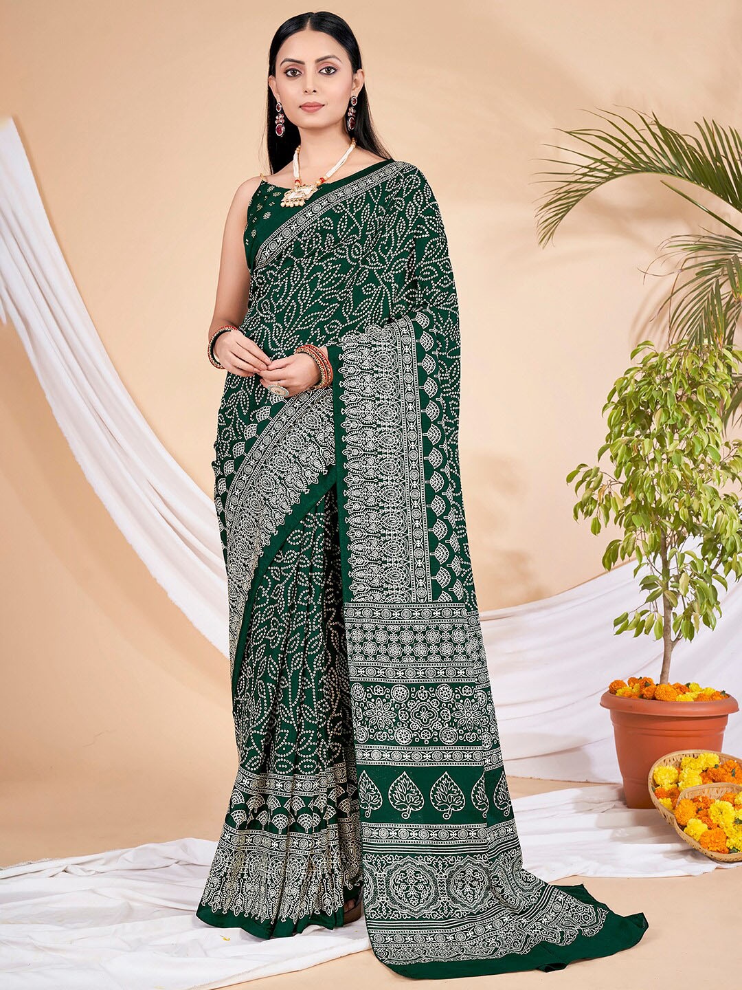 

KALINI Bandhani Printed Saree, Green