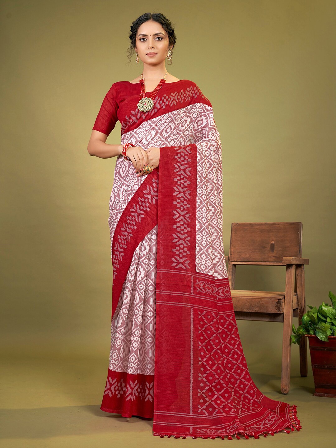 

KALINI Ethnic Motifs Printed Ikat Saree, Brown