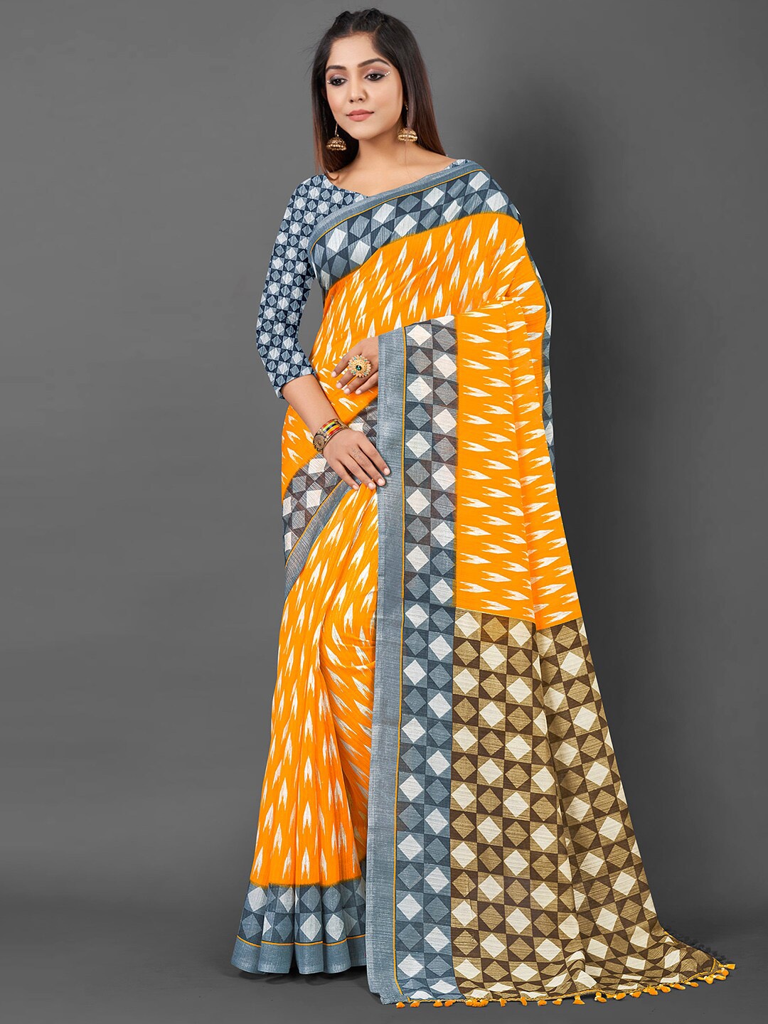 

KALINI Geometric Printed Dabu Saree, Yellow