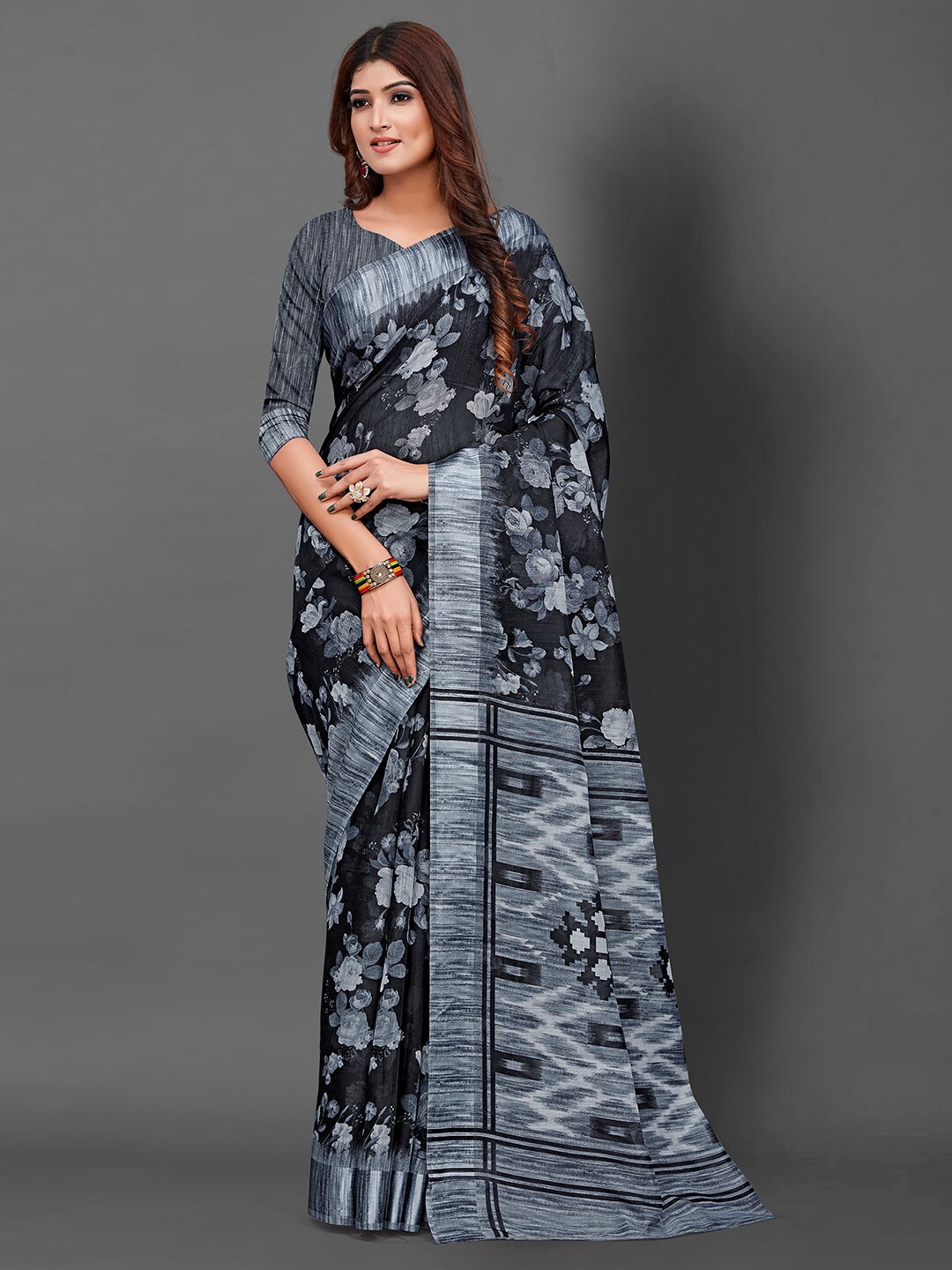 

KALINI Floral Block Print Saree, Black