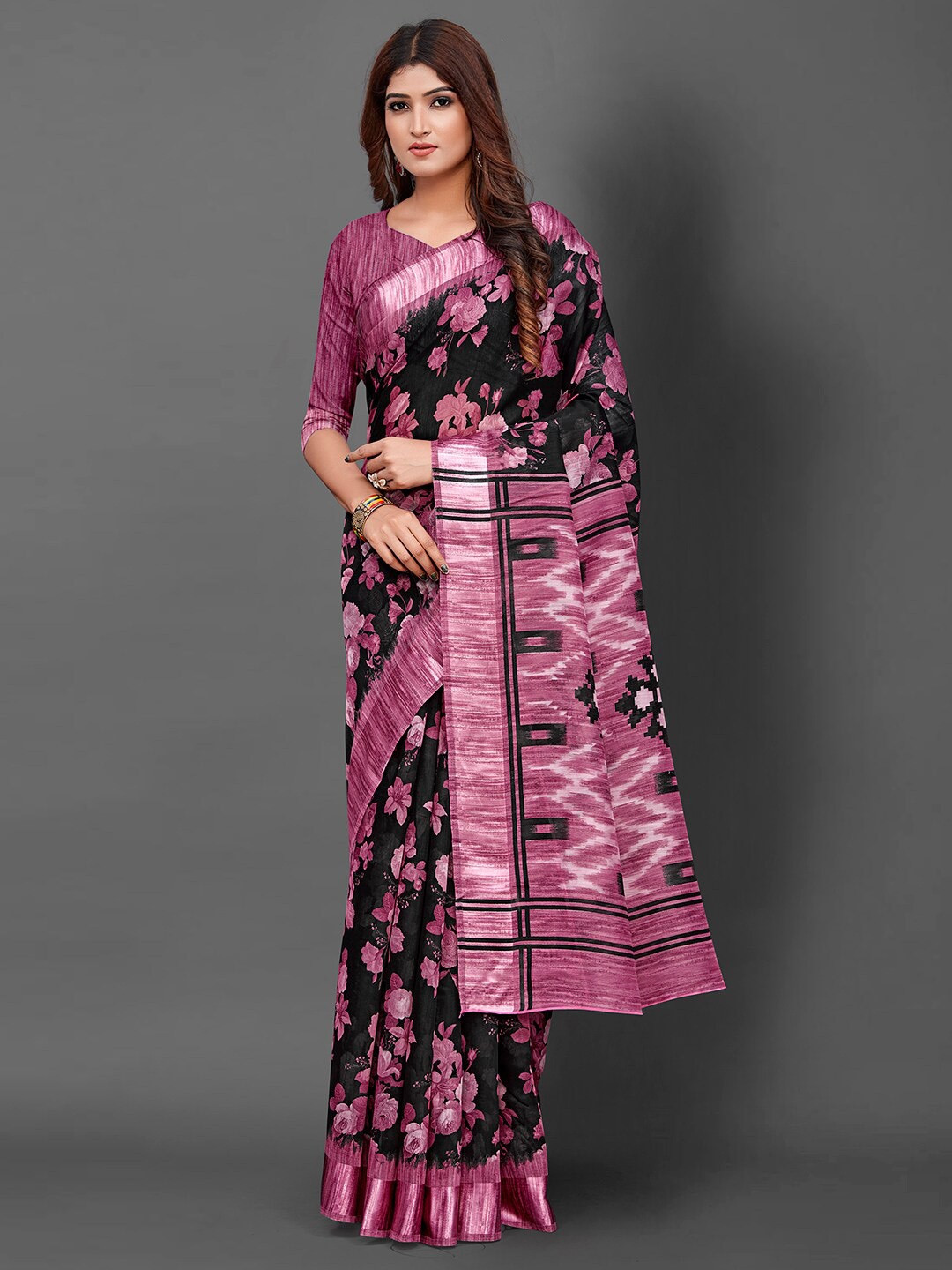 

KALINI Floral Printed Saree, Black