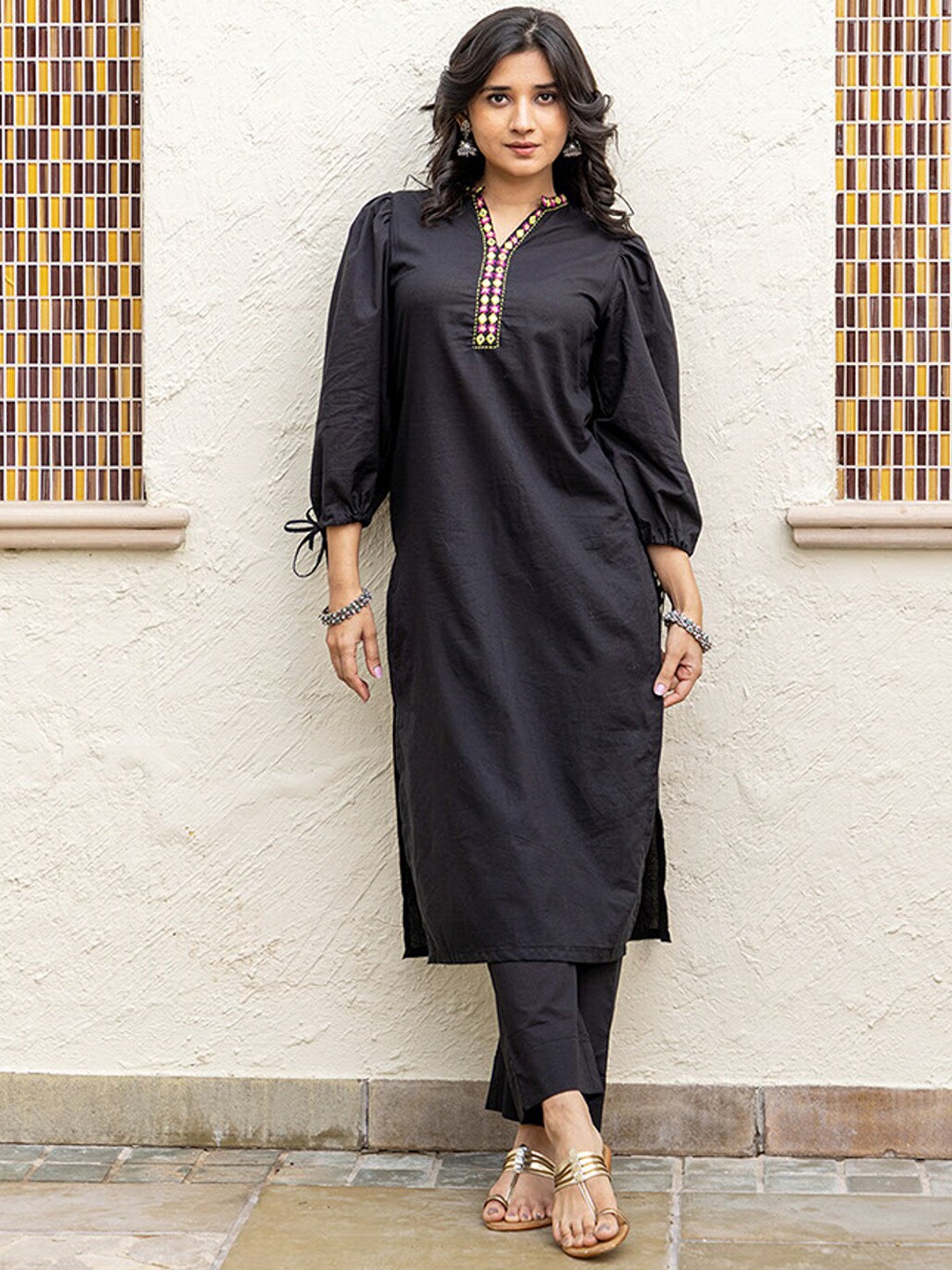 

Ambraee Mirror Work Regular Kurta With Trousers, Black