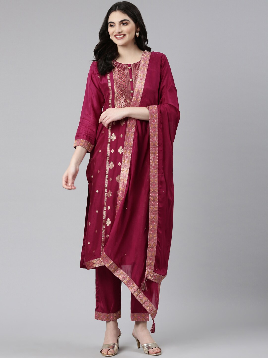 

Neerus Ethnic Motifs Woven Design Regular Kurta & Trousers With Dupatta, Maroon