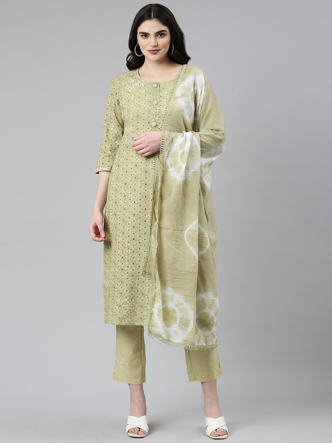 

Neerus Ethnic Motifs Embroidered Thread Work Kurta With Trousers & Dupatta, Green