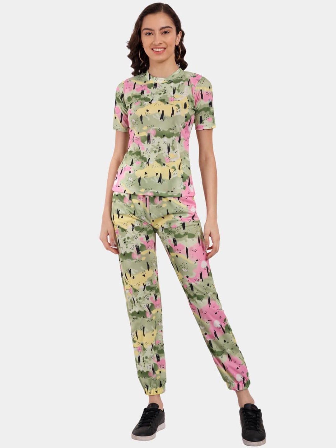 

Morang Printed T-shirt With Joggers, Green