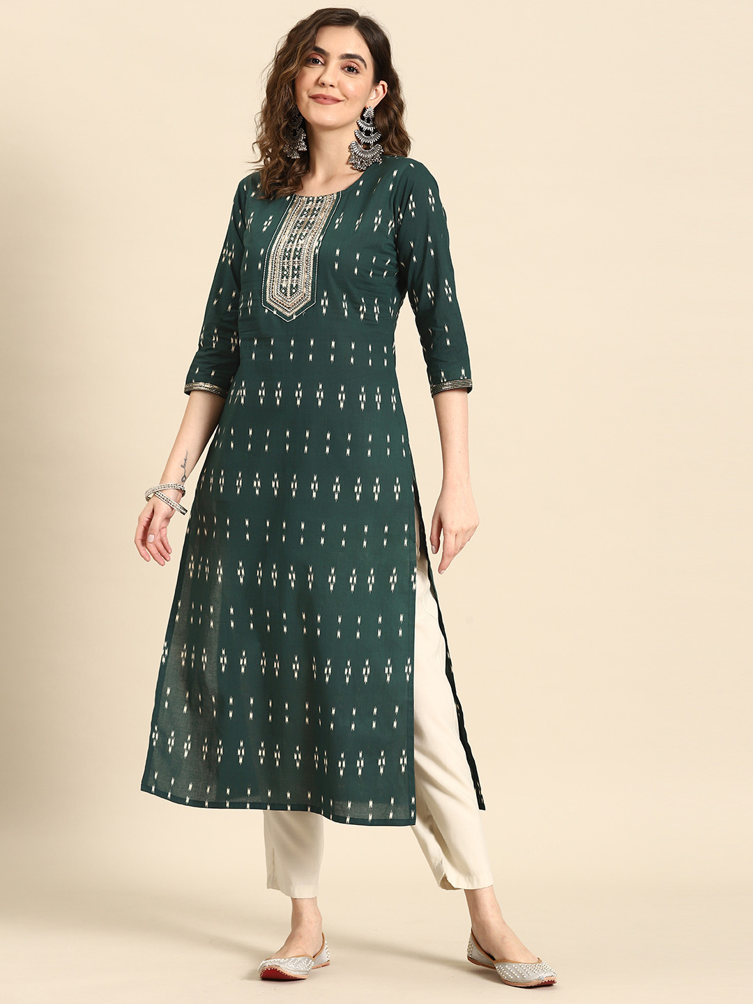 

Nayo Women Yoke Design Mirror Work Cotton Kurta, Green