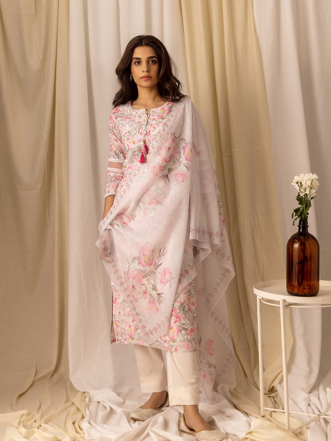 

Ishin Pink Floral Printed Regular Sequinned Linen Kurta with Trousers & With Dupatta