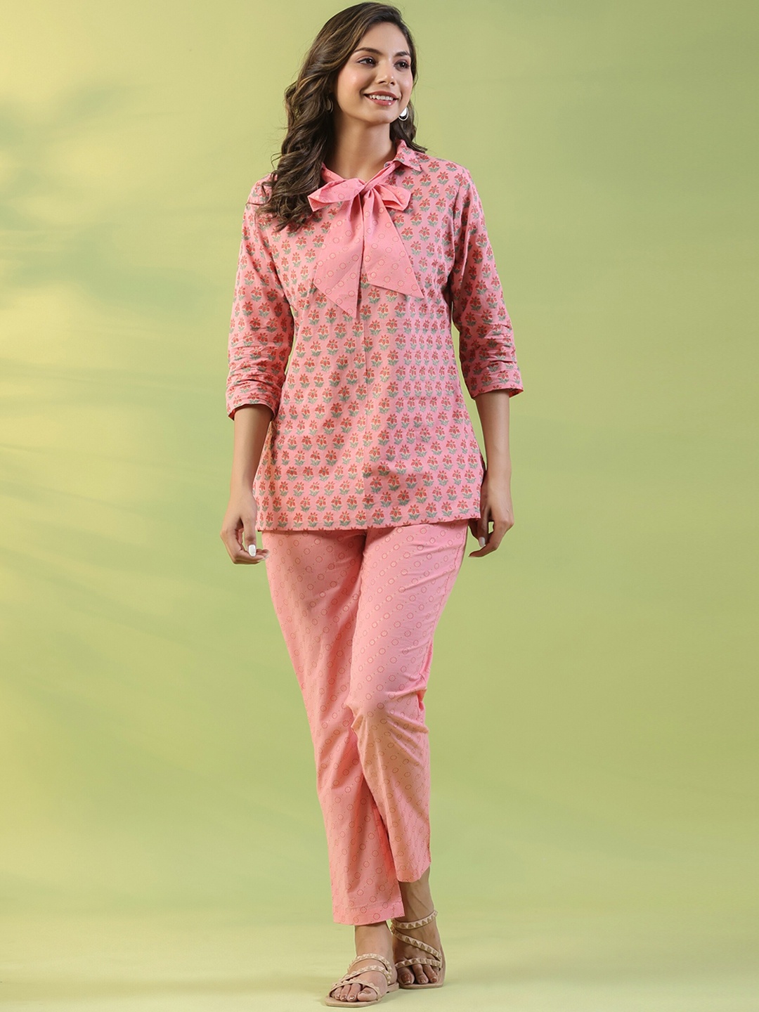 

mirari Floral Printed Top With Trousers, Pink